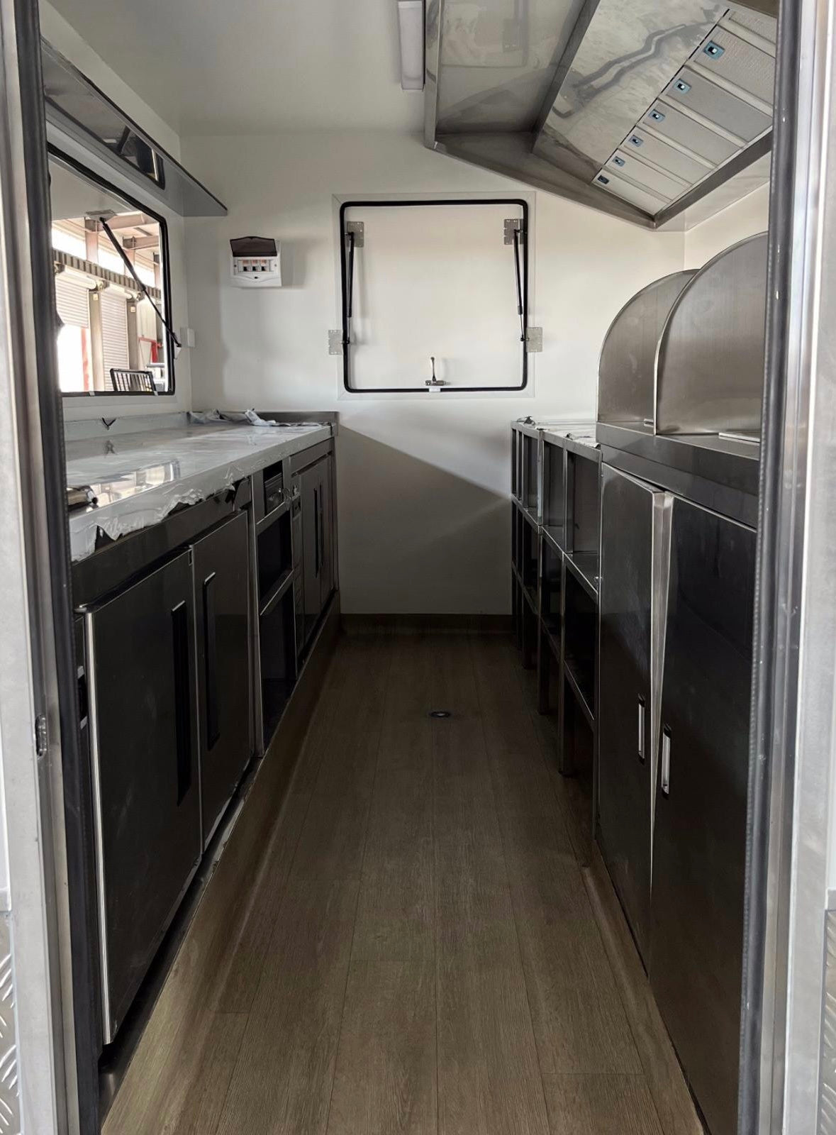 BBQ Porch Food Trailer 5.5 Meter