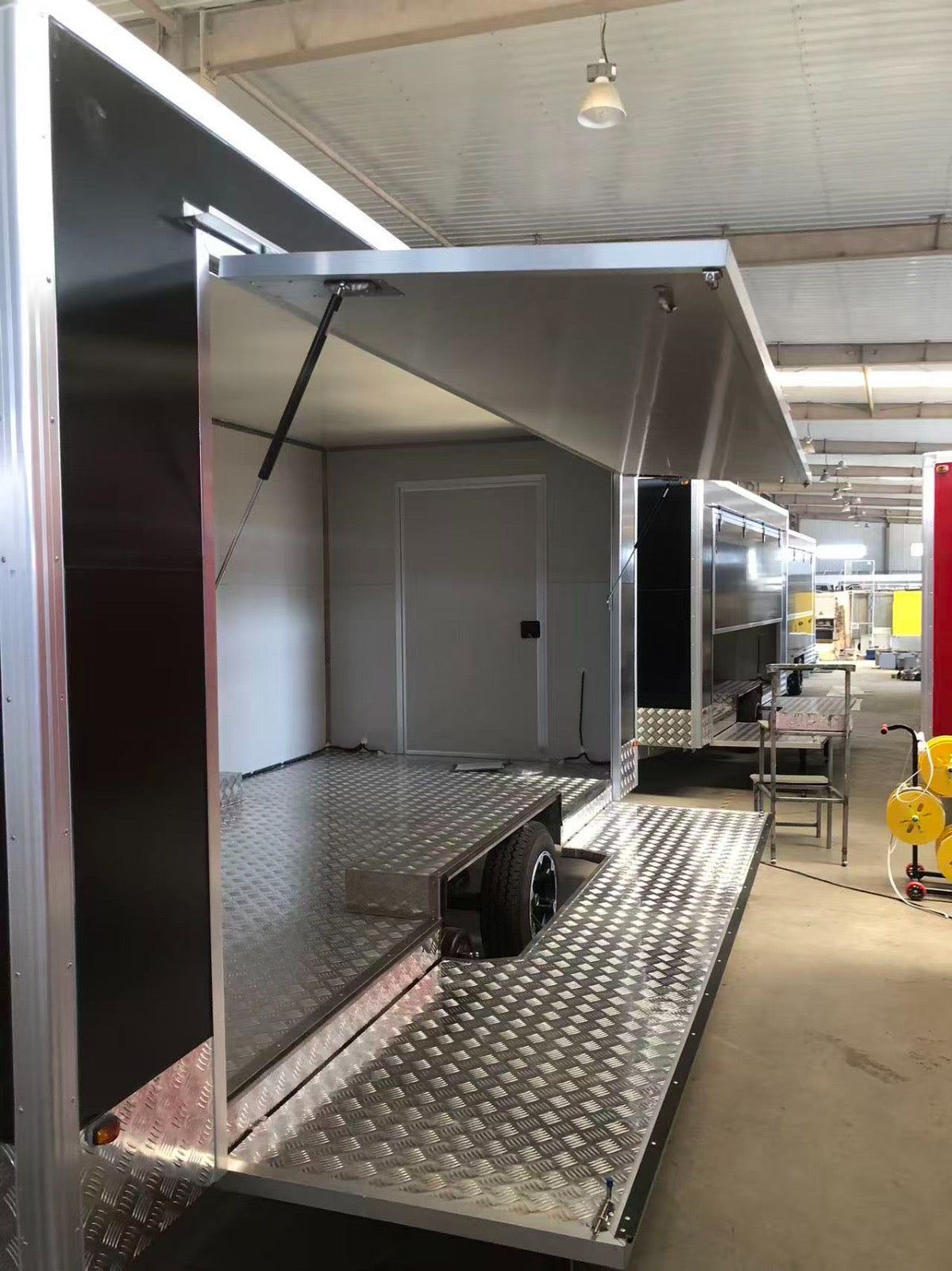 Merchandise Retail Trailer MT-5